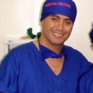 Dr. Enrique Lee Flores